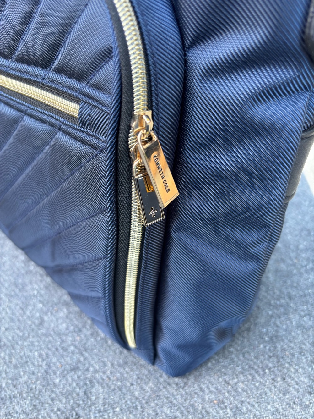Kenneth Cole Reaction Chelsea Quilted Chevron Laptop Tablet Business Tote Navy - Picture 11 of 16